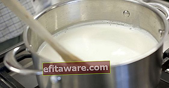 それは簡単です：沸騰している間、ミルクの底を保つために何をしますか？