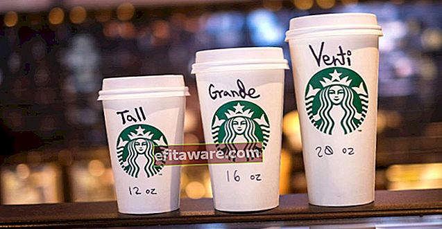 Storia interessante di nomi di Coppa Starbucks come alti, grandi e venti